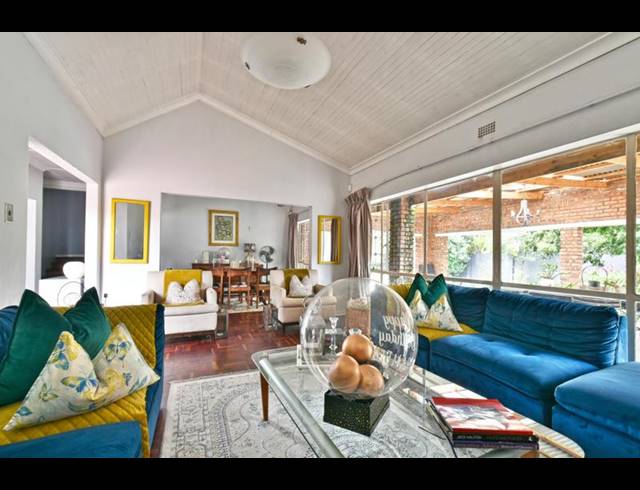 5 BEDROOM HOUSE FOR SALE IN LOMBARDY EAST